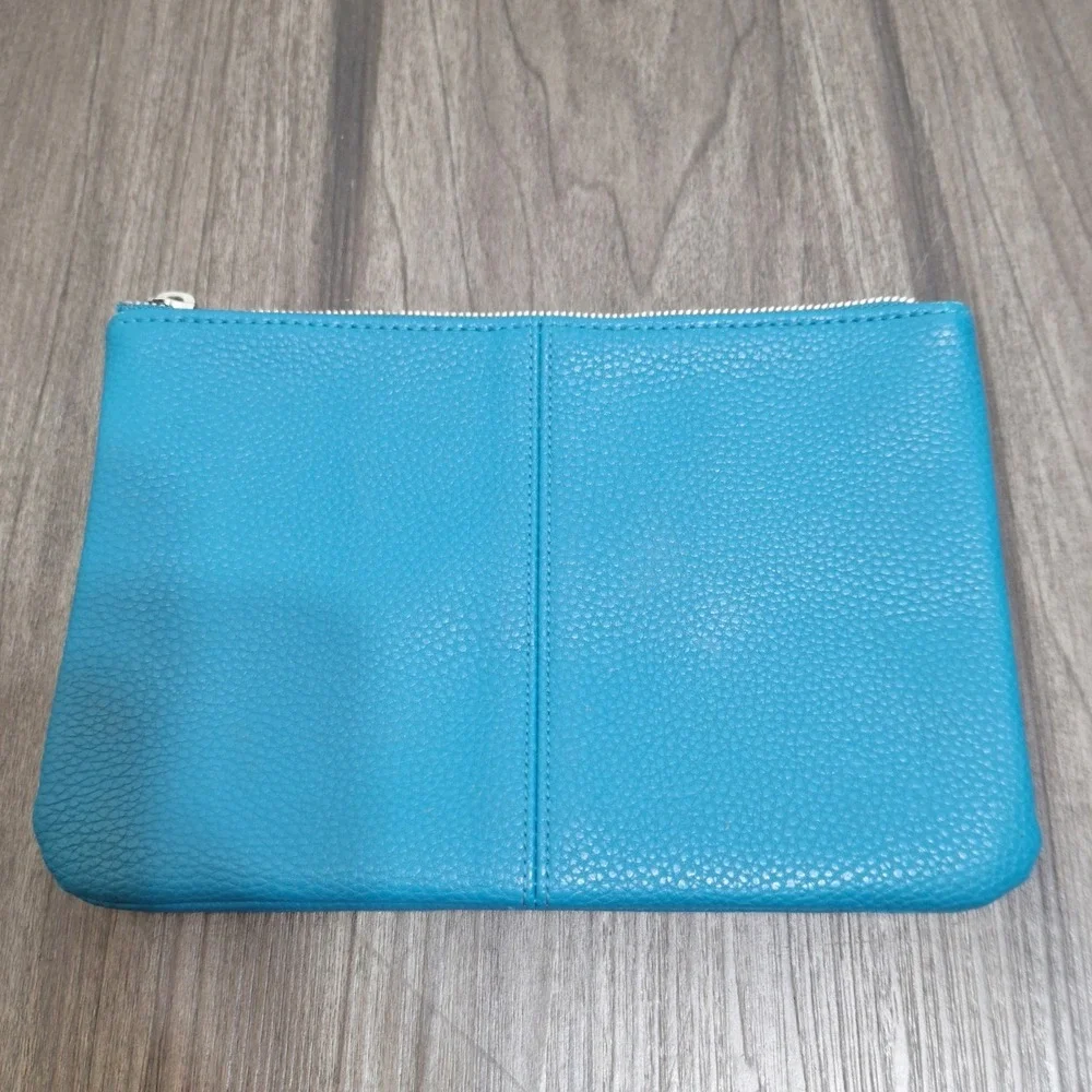 Jewell Thirty-One Clutch Bag Womans OS Teal Blue Pebbled Faux Leather Double Zip